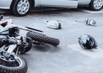 Disastrous Motorcycle Crash on Interstate 25 and San Antonio Drive Injures 1 [Albuquerque, NM]