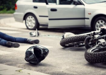 4 Transported in Motorcycle Crash on Main Street [Manteca, CA]