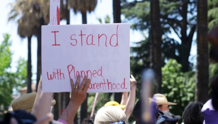 Ernst Introduces Legislation to Defund Planned Parenthood