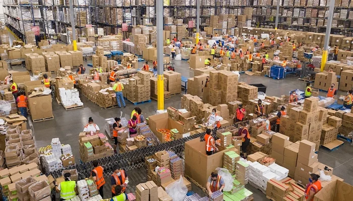 Small Packages Shipped from China Face New Taxes Under Trump Tariff Plan